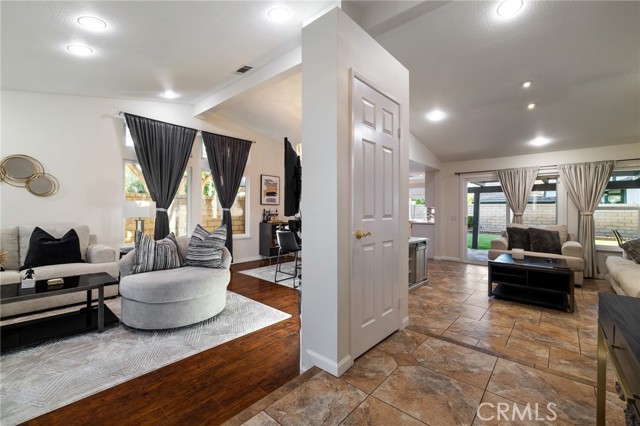 2037 Comstock Court, Palmdale CA: https://media.crmls.org/medias/113cdc17-f45c-4422-9a86-0bfe3446a2f5.jpg