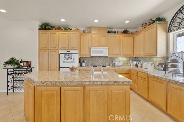 Detail Gallery Image 2 of 43 For 460 Solano Rd, Pinon Hills,  CA 92372 - 4 Beds | 3/1 Baths