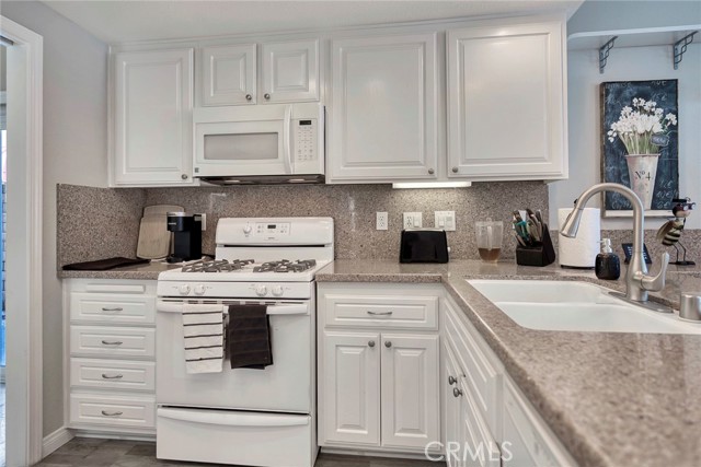 Image 8 of 36 For 5891 Via Santana