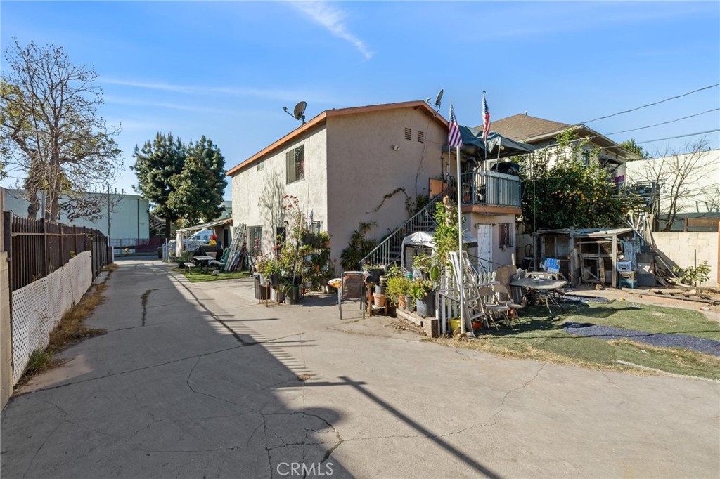 MLS #DW25110570 img 17