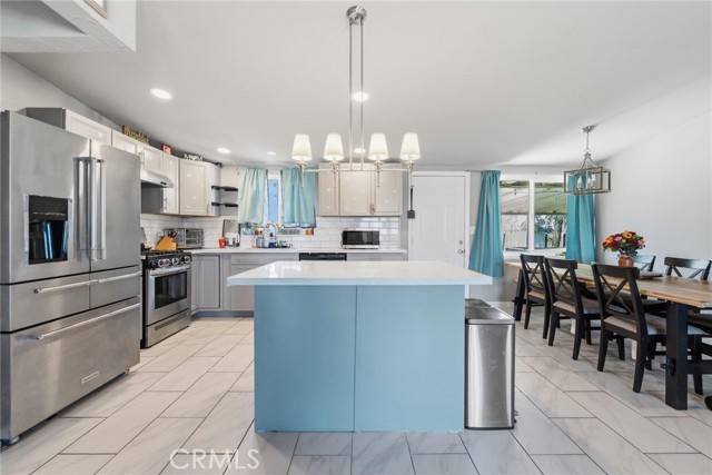 Detail Gallery Image 10 of 28 For 38871 Yucca Tree, Palmdale,  CA 93551 - 3 Beds | 1 Baths