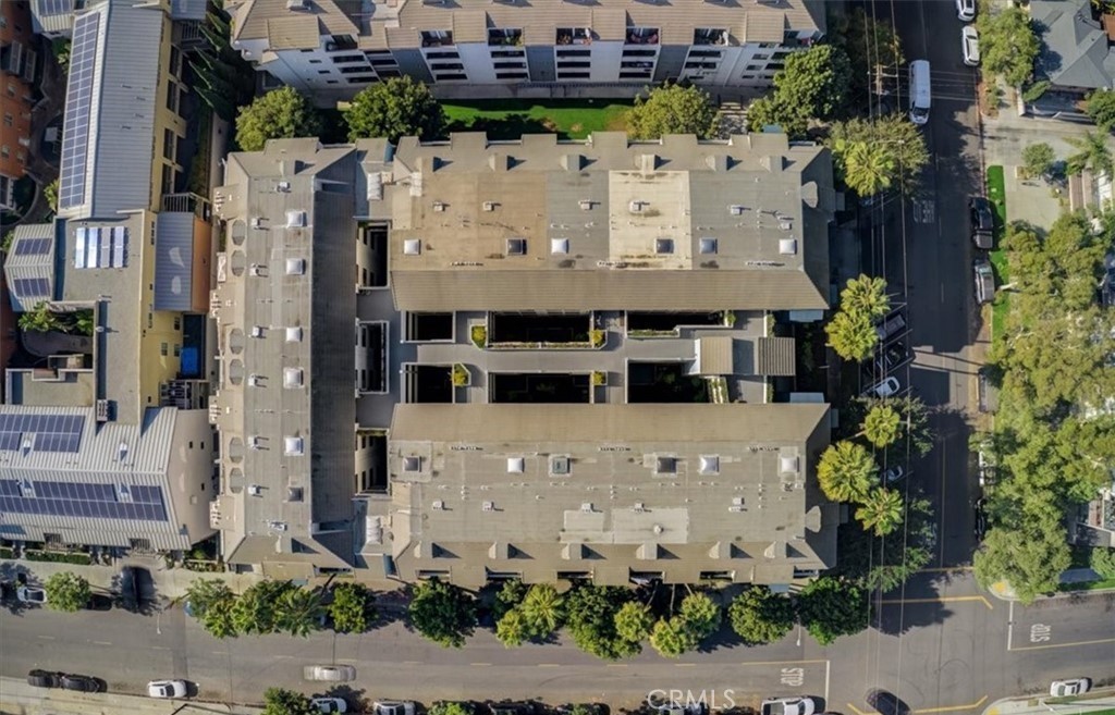 https://media.crmls.org/medias/1140c1a2-793d-422e-82f2-9ebd81652d1b.jpg?preset=X-Large