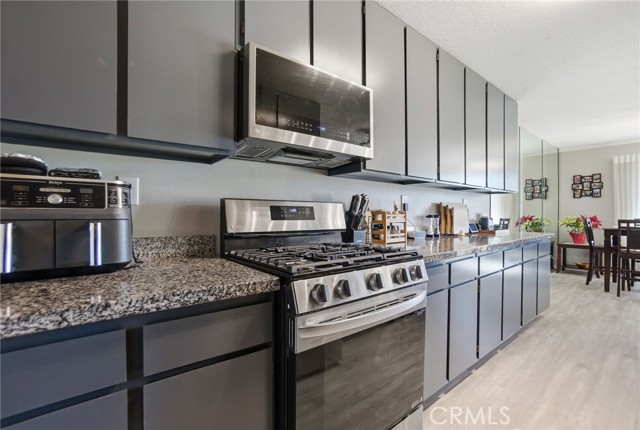 Detail Gallery Image 9 of 36 For 27535 Lakeview, Helendale,  CA 92342 - 2 Beds | 2 Baths