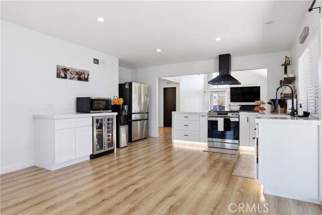 Detail Gallery Image 10 of 47 For 2019 N Hietter, Simi Valley,  CA 93063 - 3 Beds | 3 Baths