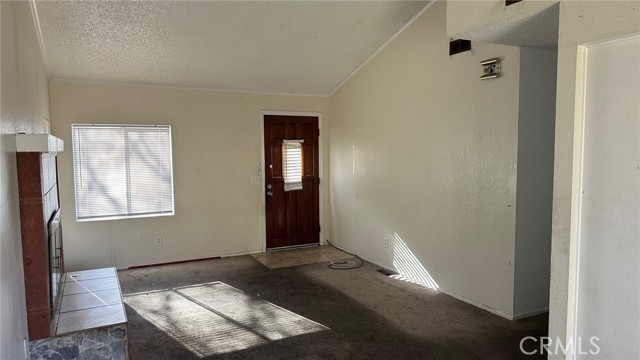 Detail Gallery Image 4 of 12 For 2209 Rosewood Ave, Lancaster,  CA 93535 - 3 Beds | 2 Baths