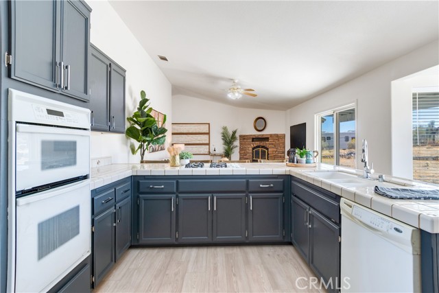 Detail Gallery Image 14 of 27 For 1011 Mono Rd, Pinon Hills,  CA 92372 - 3 Beds | 2 Baths