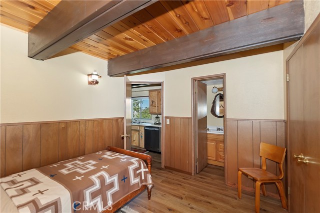 Detail Gallery Image 16 of 70 For 28938 Mammoth Dr, Lake Arrowhead,  CA 92352 - 3 Beds | 2/1 Baths