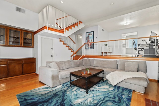 Detail Gallery Image 3 of 41 For 10201 Mason Ave #19,  Chatsworth,  CA 91311 - 2 Beds | 2/1 Baths