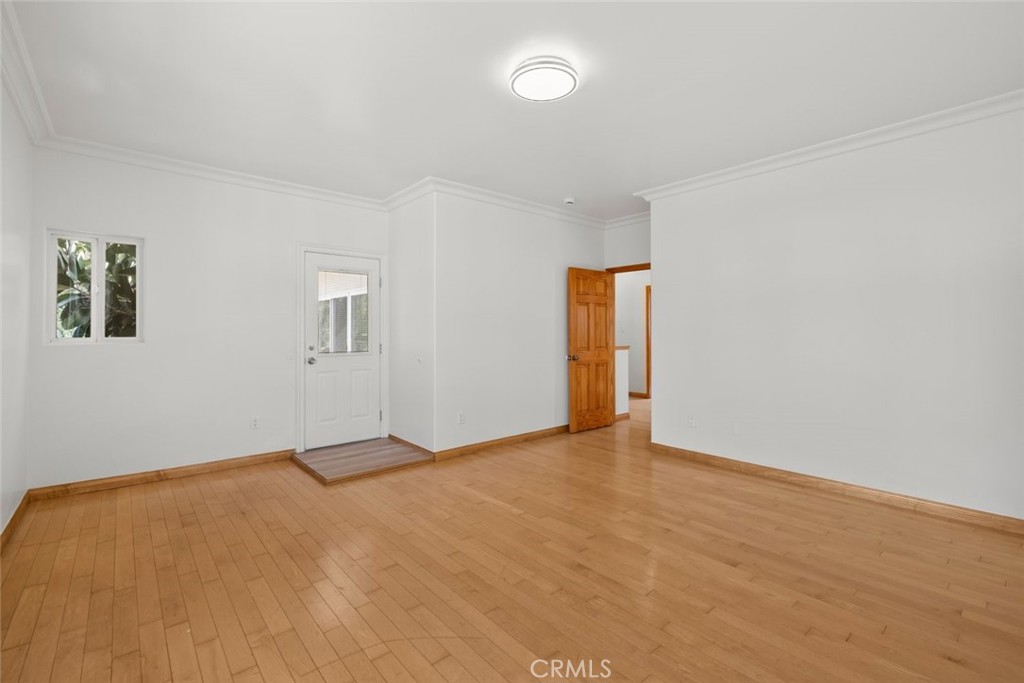 https://media.crmls.org/medias/1144a8ec-2152-40f7-9060-04878263e197.jpg?preset=X-Large