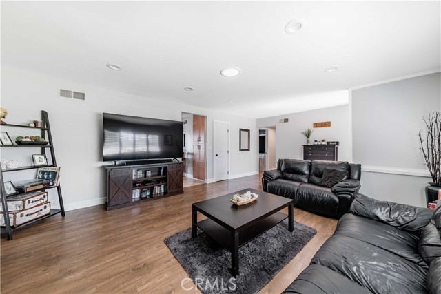 Detail Gallery Image 6 of 40 For 6011 Santa Barbara, Garden Grove,  CA 92845 - 4 Beds | 2 Baths