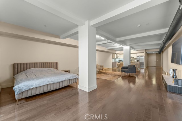 433 Pine Avenue, Long Beach CA: https://media.crmls.org/medias/1147fcea-67a2-42a5-817c-101c488b46c1.jpg