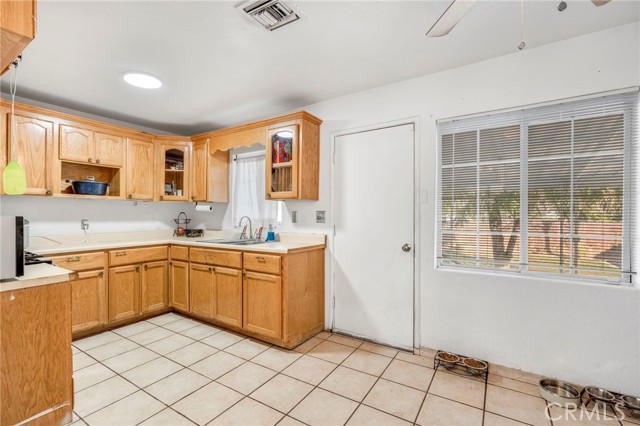 Detail Gallery Image 11 of 21 For 1562 N Fay, Fresno,  CA 93728 - 2 Beds | 1 Baths