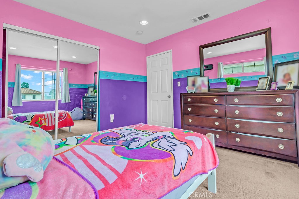 https://media.crmls.org/medias/114929d3-cadb-43d4-afc8-add541833d43.jpg?preset=X-Large
