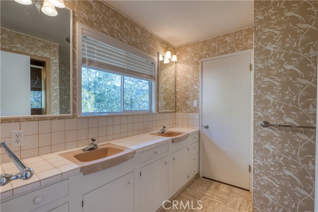 25 Buena Vista Avenue, San Luis Obispo CA: https://media.crmls.org/medias/114977ab-1969-4622-a2ee-785d81f18951.jpg