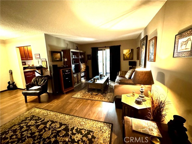 Detail Gallery Image 4 of 6 For 13080 Dronfield Ave #80, Sylmar,  CA 91342 - 2 Beds | 1 Baths