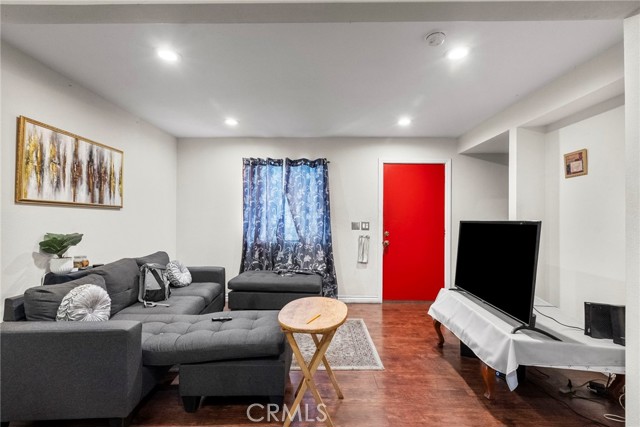 Detail Gallery Image 5 of 32 For 2619 Trinity St, Los Angeles,  CA 90011 - – Beds | – Baths