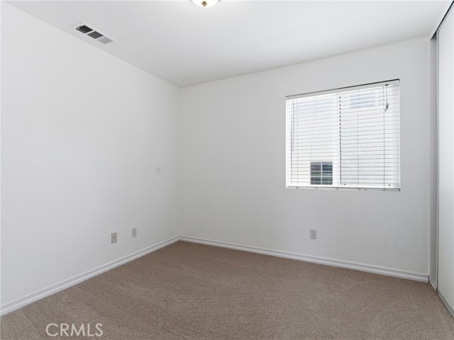 Detail Gallery Image 24 of 36 For 29436 Shannon Ct, Canyon Country,  CA 91387 - 4 Beds | 2/1 Baths