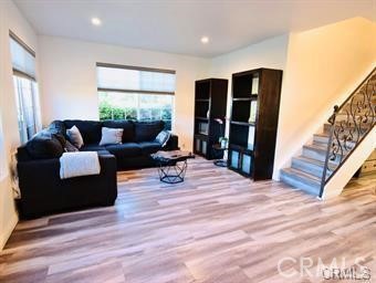 Detail Gallery Image 4 of 23 For 6501 Vanalden, Reseda,  CA 91335 - 4 Beds | 2 Baths