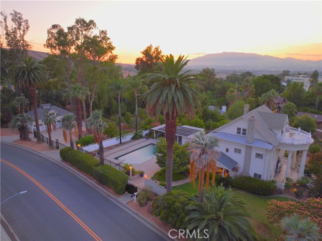 Detail Gallery Image 2 of 75 For 560 Terracina Bld, Redlands,  CA 92373 - 4 Beds | 4/1 Baths