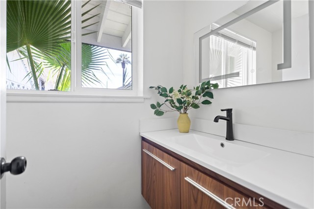 Detail Gallery Image 5 of 15 For 445 W Rowland St, Covina,  CA 91723 - 4 Beds | 3 Baths