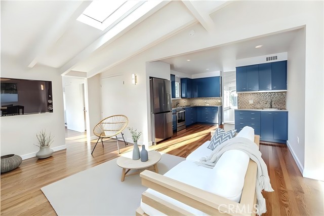 Detail Gallery Image 45 of 58 For 2412 Canyon Oak Dr, Los Angeles,  CA 90068 - 3 Beds | 2 Baths