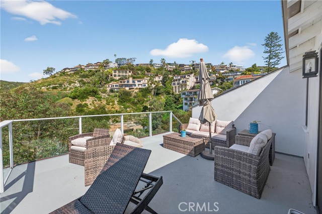 Detail Gallery Image 61 of 74 For 405 Blumont St, Laguna Beach,  CA 92651 - 5 Beds | 6/1 Baths