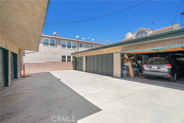 2615 Curtis Avenue, Redondo Beach CA: https://media.crmls.org/medias/114ba318-658d-48fd-bd6a-e10d2e8d874c.jpg