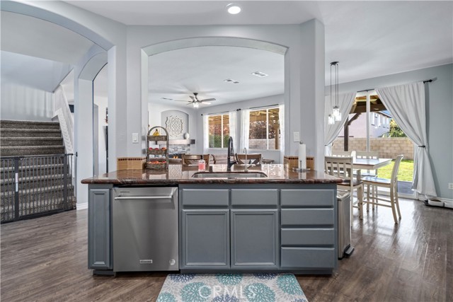 Detail Gallery Image 11 of 44 For 40271 Crestridge, Palmdale,  CA 93551 - 5 Beds | 3 Baths