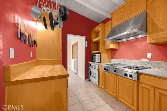 Detail Gallery Image 8 of 29 For 741 E Hawthorne St, Ontario,  CA 91764 - 3 Beds | 2 Baths