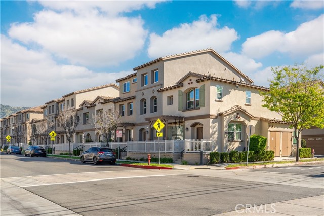 Detail Gallery Image 2 of 29 For 312 N Fenimore Ave, Azusa,  CA 91702 - 3 Beds | 3 Baths