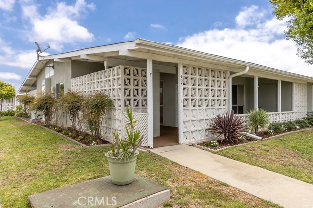 Detail Gallery Image 2 of 49 For 1462 Golden Rain Rd, Seal Beach,  CA 90740 - 2 Beds | 1 Baths
