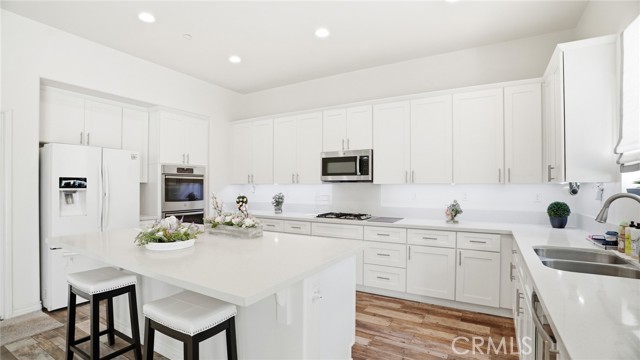 Detail Gallery Image 11 of 75 For 4727 W Vahan Ct, Lancaster,  CA 93536 - 5 Beds | 4 Baths