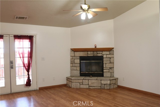 Detail Gallery Image 7 of 21 For 11243 Pinon Ave, Hesperia,  CA 92345 - 3 Beds | 2 Baths