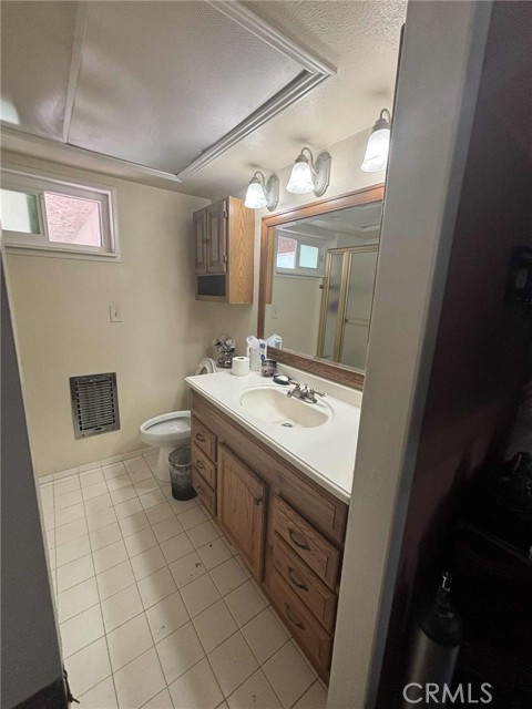 Detail Gallery Image 21 of 28 For 19937 Parthenia St, Northridge,  CA 91324 - 3 Beds | 2 Baths