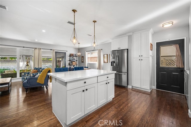 Detail Gallery Image 11 of 59 For 6110 E Walton St, Long Beach,  CA 90815 - 3 Beds | 2 Baths