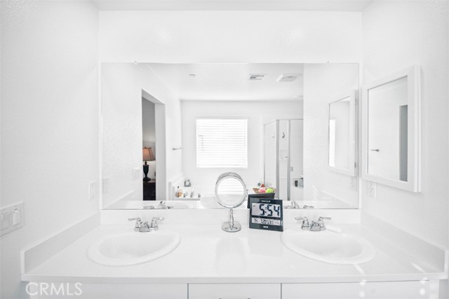 5066 Banjo Way, Hemet CA: https://media.crmls.org/medias/115006e9-a0cf-47a9-96a1-4b6e914a0036.jpg