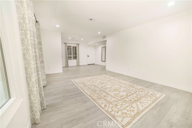Detail Gallery Image 5 of 36 For 12141 Centralia St #208,  Lakewood,  CA 90715 - 2 Beds | 2 Baths