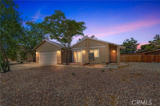 Detail Gallery Image 1 of 33 For 15056 Dakota St, Victorville,  CA 92394 - 3 Beds | 2 Baths