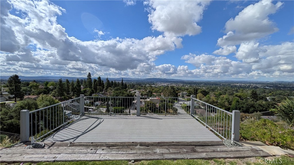 https://media.crmls.org/medias/1151962e-4722-43ce-9355-dd4546781faf.jpg?preset=X-Large