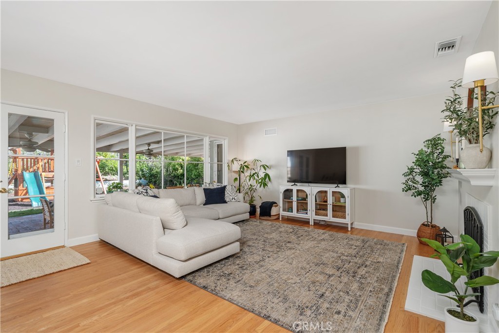 3309 Wedgewood Lane Burbank img 23