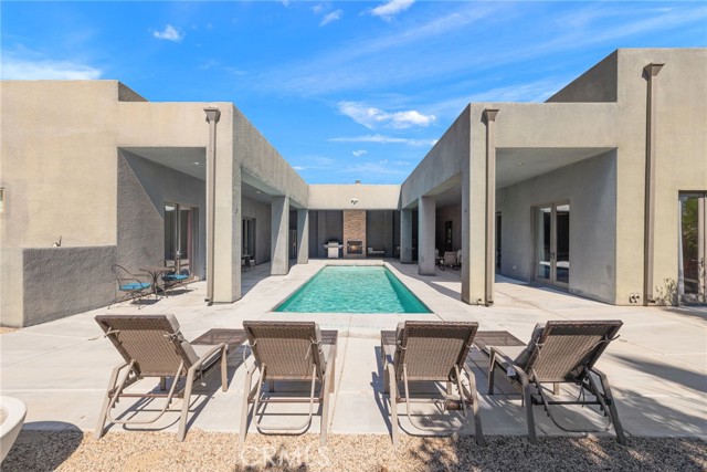 2600 E Vincentia, Palm Springs, CA 92262