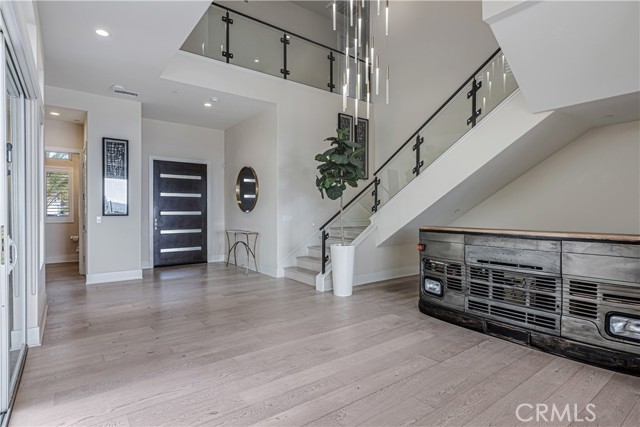 20532 W Birmingham Way, Porter Ranch CA: https://media.crmls.org/medias/11525d48-a37b-4eac-b832-49a2e1943f78.jpg