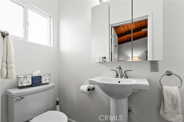 Image 20 of 57 For 3302 Beachcomber Dr.