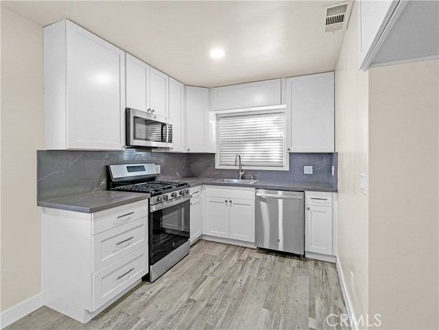 Detail Gallery Image 5 of 23 For 2318 7th St, Hughson,  CA 95326 - 3 Beds | 2 Baths