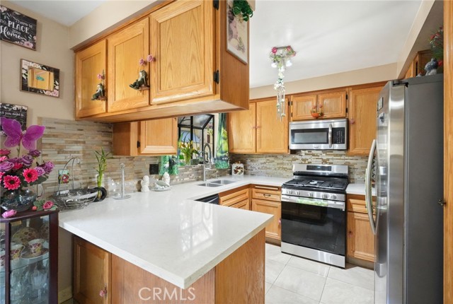 Detail Gallery Image 13 of 38 For 13540 Hubbard St #21,  Sylmar,  CA 91342 - 2 Beds | 1/1 Baths