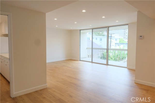 Detail Gallery Image 3 of 19 For 333 N Louise St #12,  Glendale,  CA 91206 - 2 Beds | 2 Baths