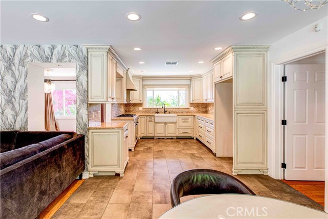 Detail Gallery Image 25 of 54 For 1536 Glenmont Dr, Glendale,  CA 91207 - 3 Beds | 4 Baths