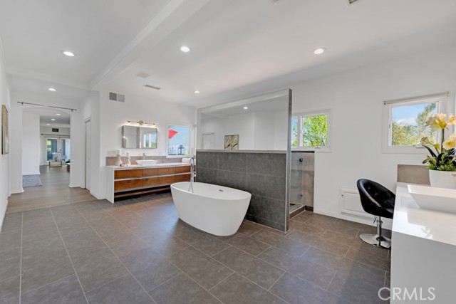 Detail Gallery Image 46 of 74 For 9253 Rocky Mesa Pl, West Hills,  CA 91304 - 5 Beds | 4/1 Baths