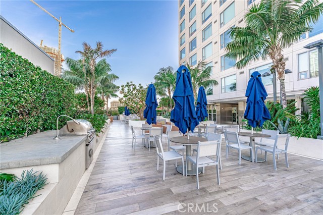 1050 S Grand Avenue, Los Angeles CA: https://media.crmls.org/medias/11541b1c-b07b-4c9a-8ccc-c9bc0a8d60aa.jpg