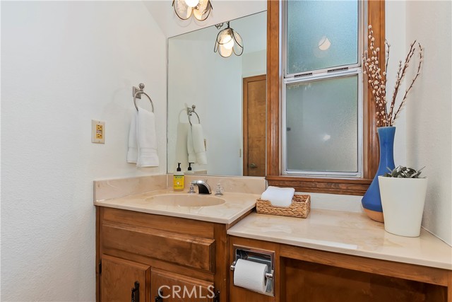 Detail Gallery Image 18 of 44 For 744 Bergschrund Dr, Crestline,  CA 92325 - 3 Beds | 2/1 Baths